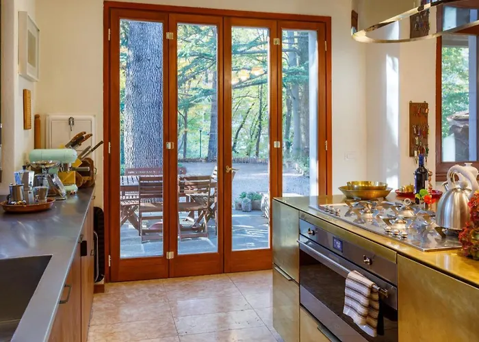 Spectacular Mid-century With Astonishing Views Of Villa